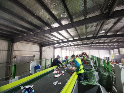 投遞全程不超30秒！青島垃圾分類邁向“智能時代”再生資源回收